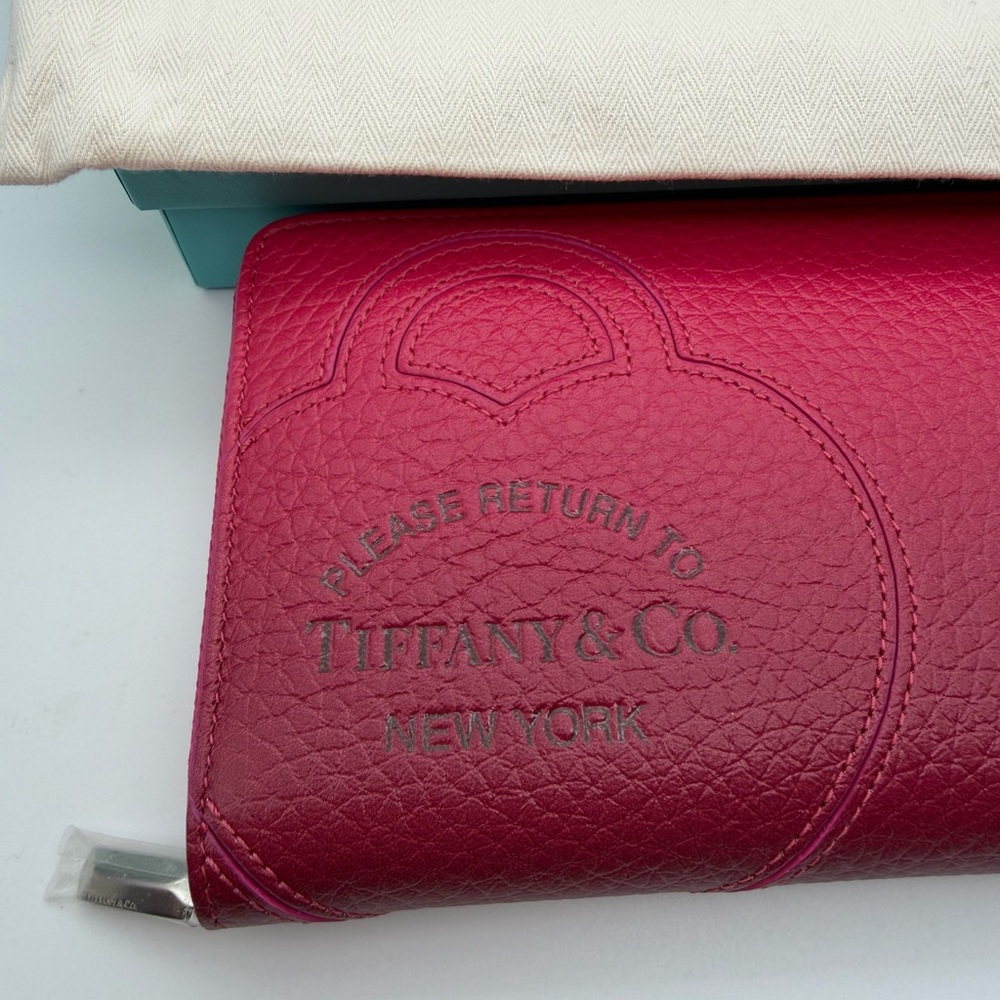 Tiffany & Co. New red black ombré leather L zip wallet - Picture 2 of 12